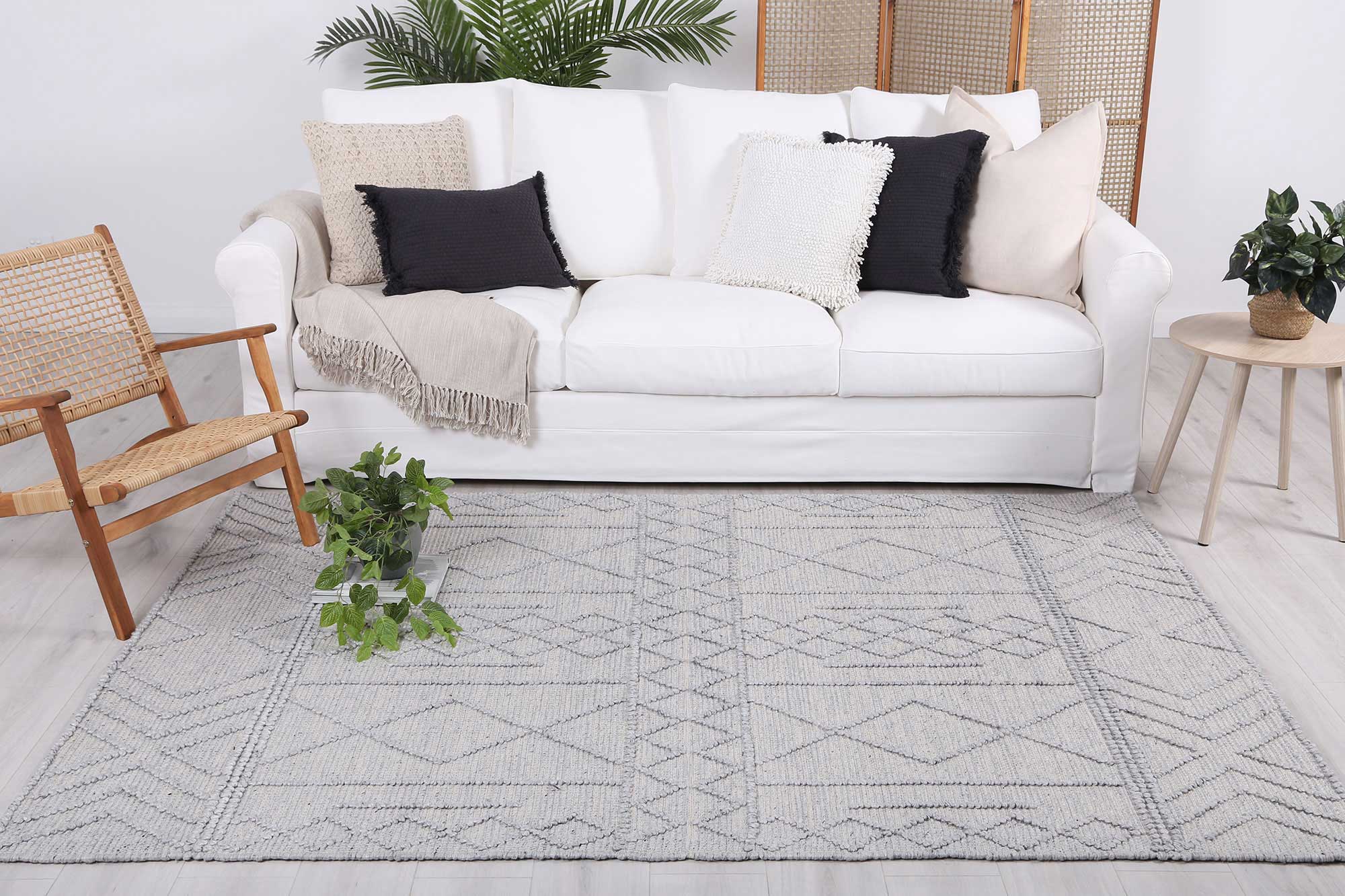 Kaiden Tribal Grey Wool Rug
