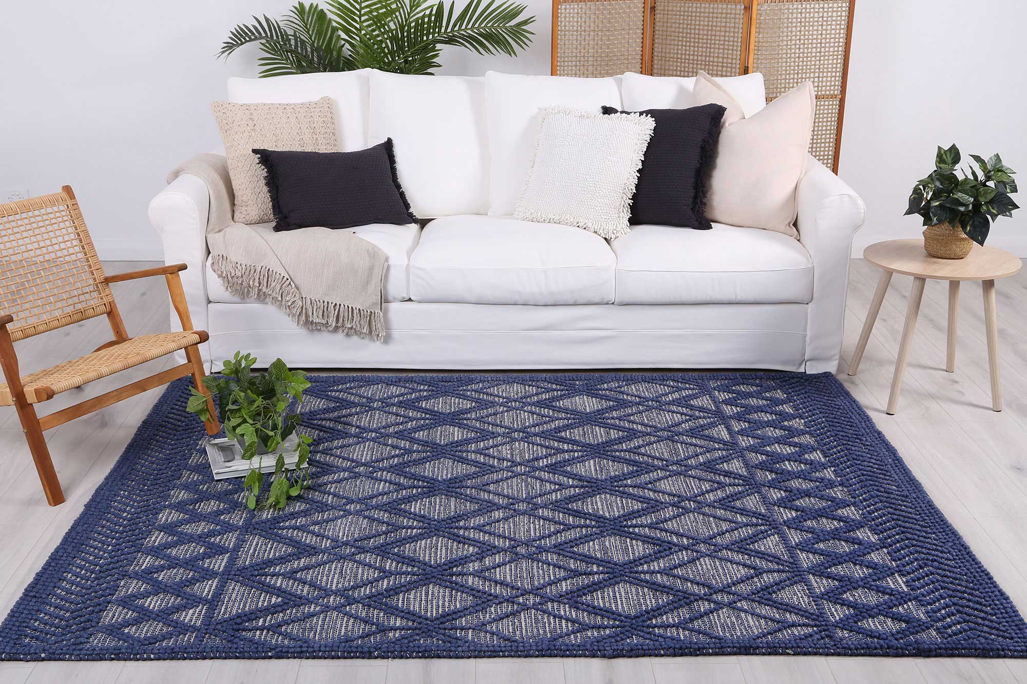 Kaiden Trellis Navy Blue Wool Rug