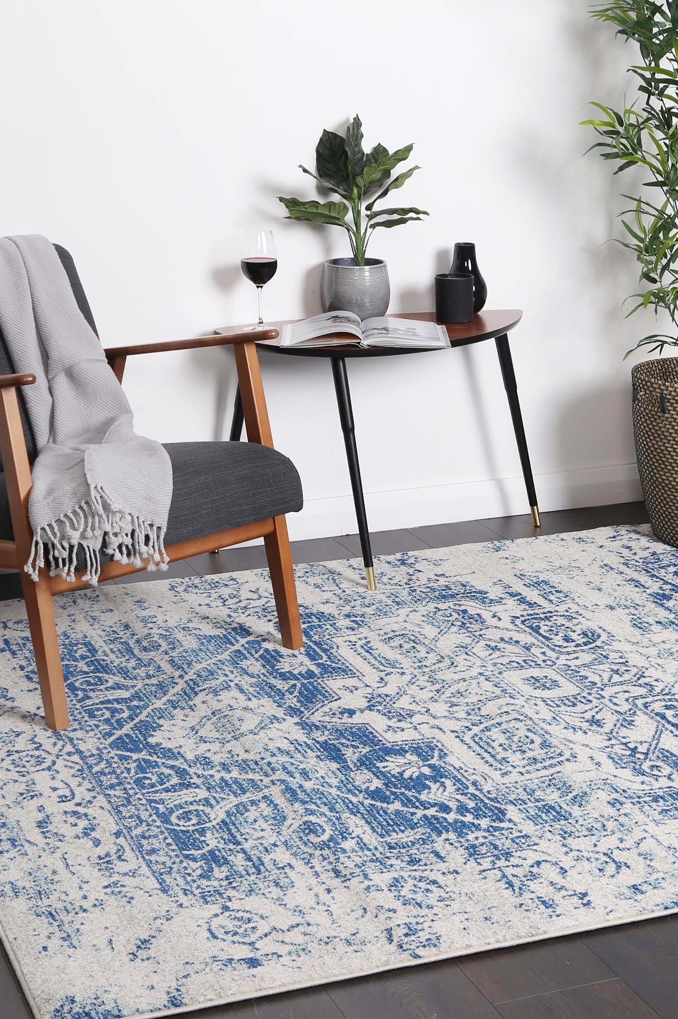 Delicate Audrey Ivory & Navy Rug