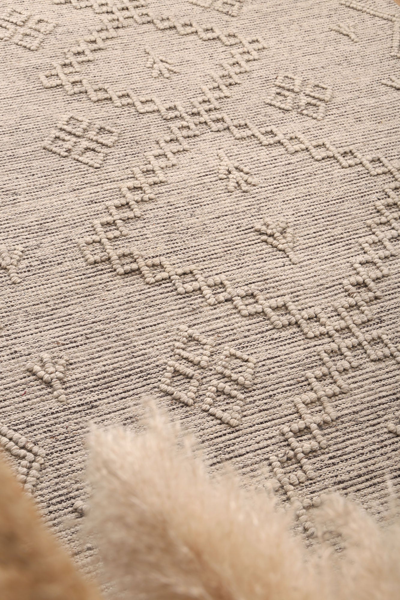 Goa Aztec Wool Blend Ash Rug (No Tassel)